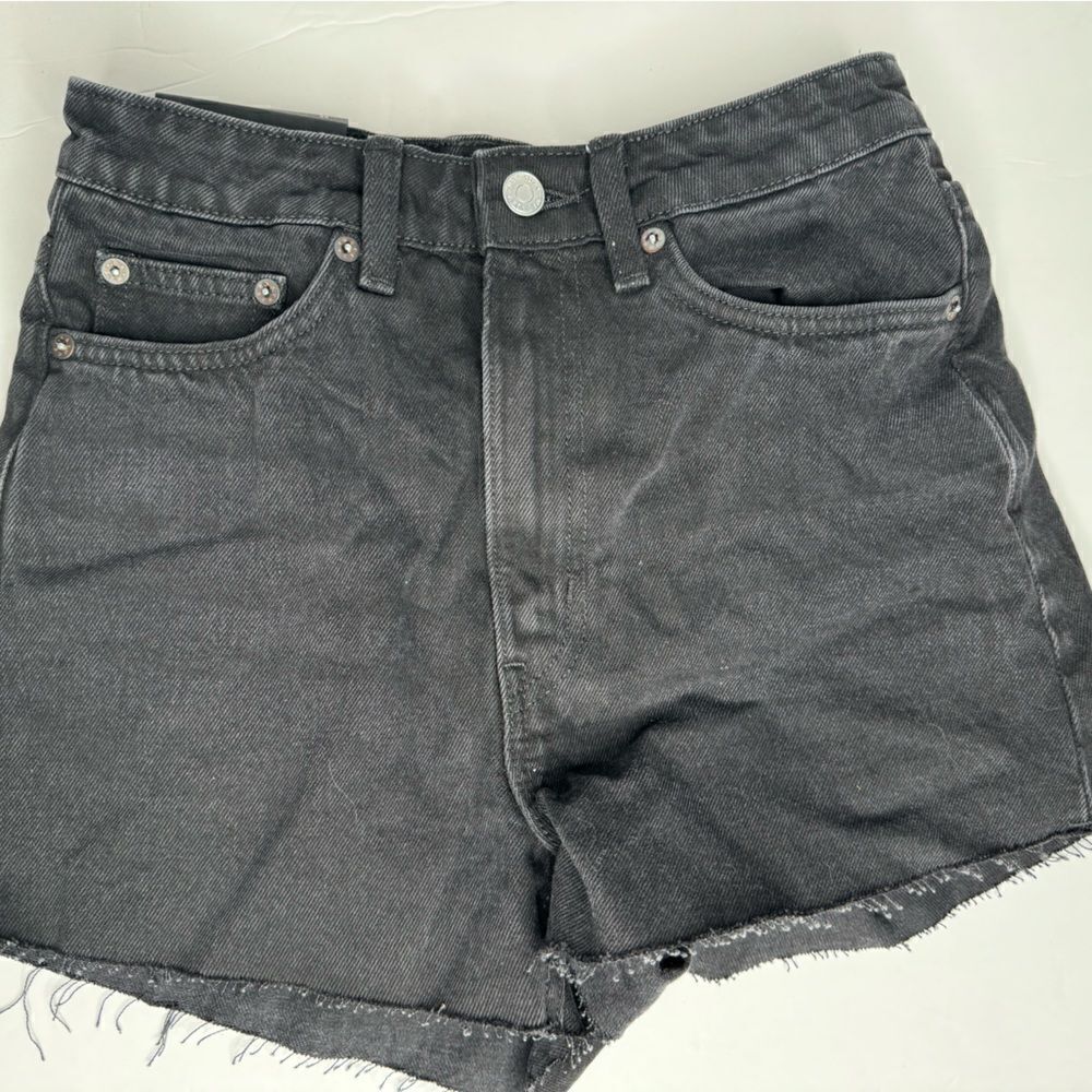 Weekday Rove Shorts size 26 - Picture 2 of 5